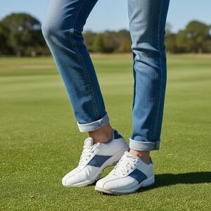 Nike Women’s White Blue Golf Sneakers Sport Performance Size 7.5